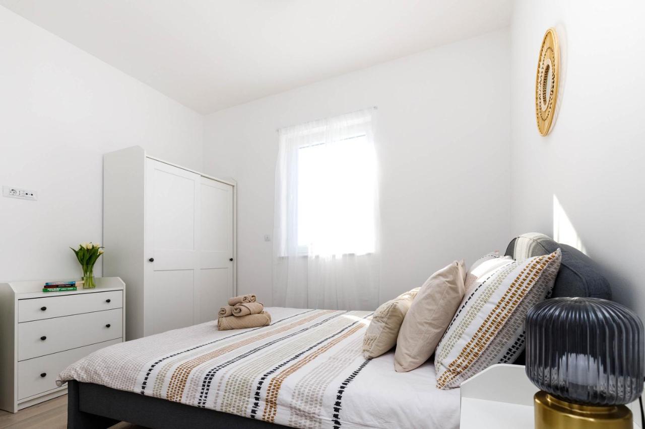 Apartment Klara Krk Town Extérieur photo